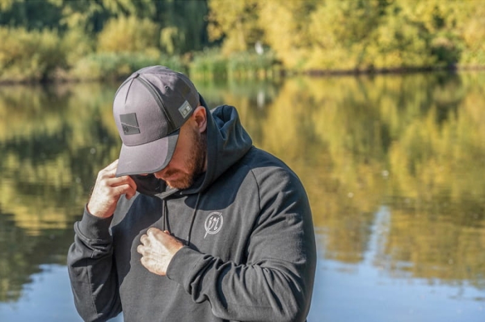 /environment/cache/images/productGfx_150450_700_700/pp-p0200714_corecollectionhoodie-005_inuse-.jpg